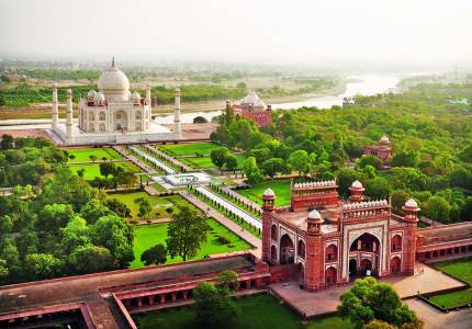 Amritsar to Agra Taxi